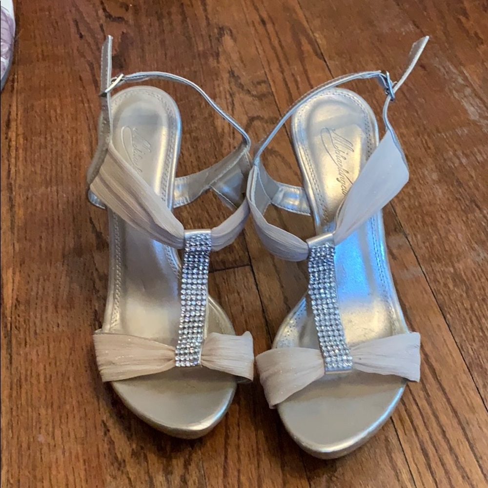 Size 8 nude heels